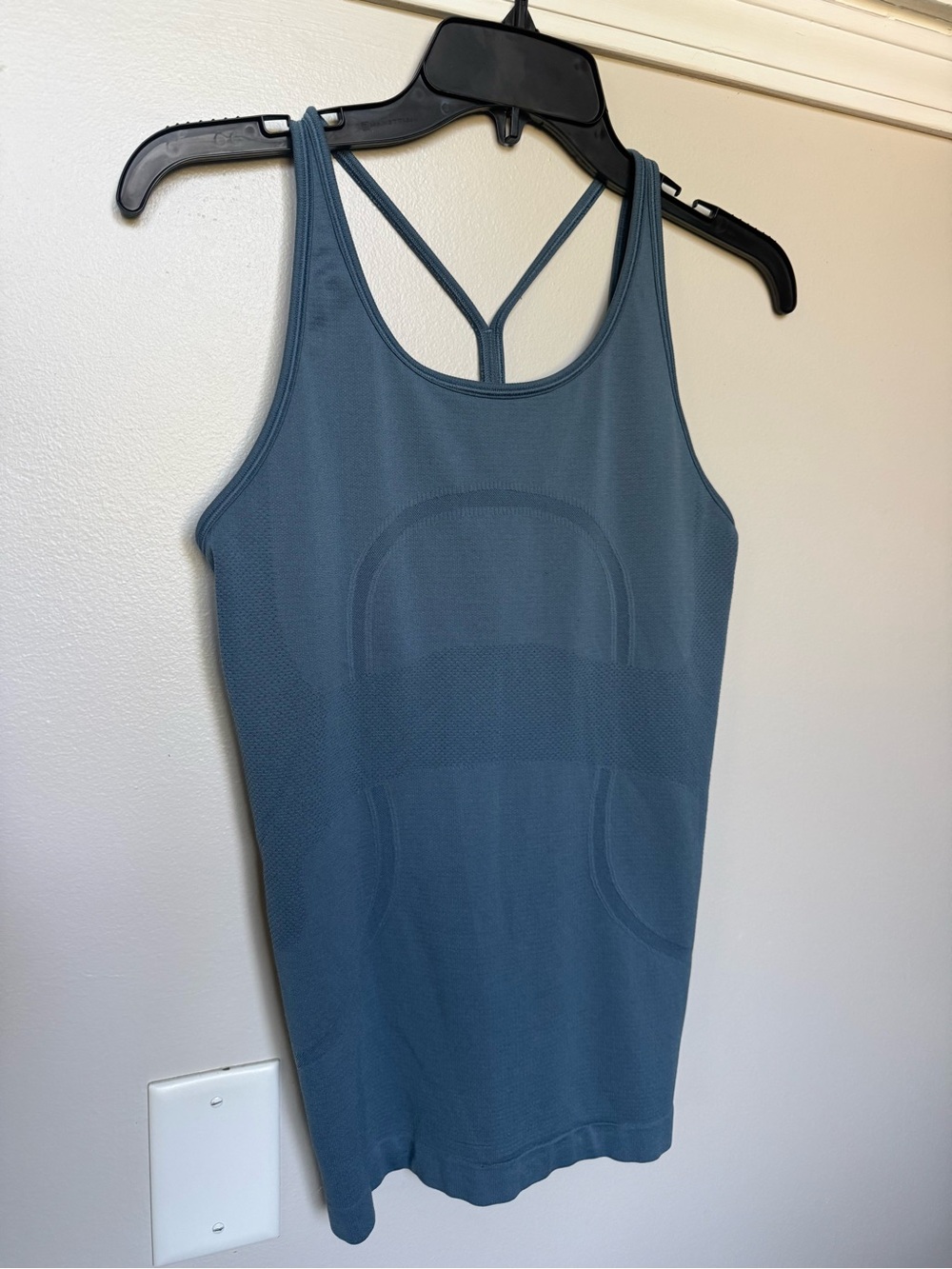 Lululemon blue strappy athletic workout tank 4